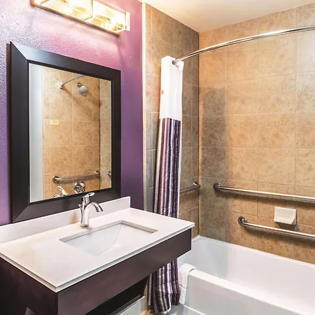 Hotel La Quinta By Wyndham Mission At West Mcallen Extérieur photo