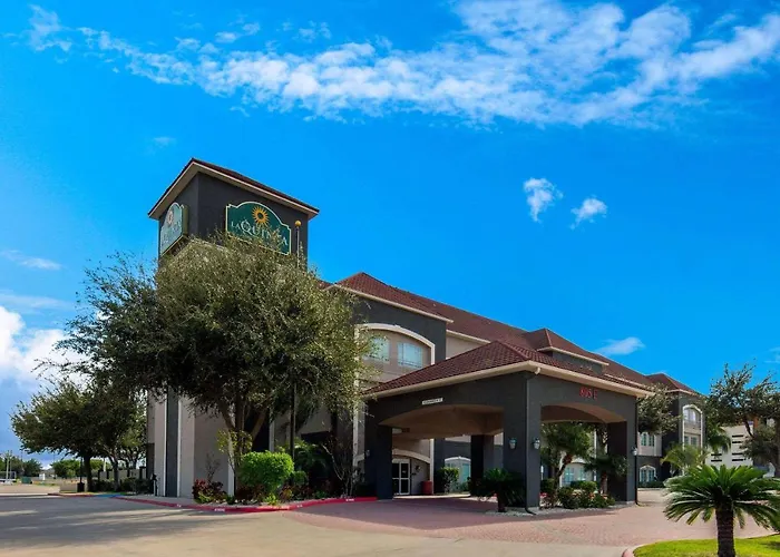 La Quinta Inn & Suites by Wyndham Mission at West McAllen