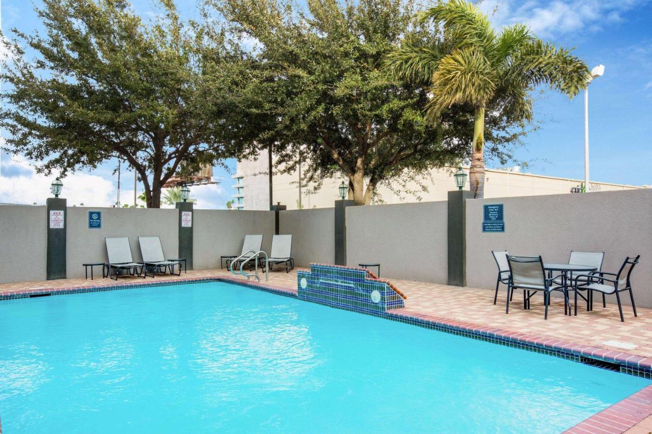 La Quinta By Wyndham At West Mcallen Mission